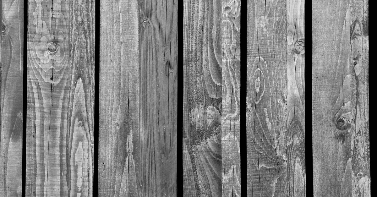 Comparing Lap Fencing to Other Timber Options for Homeowners